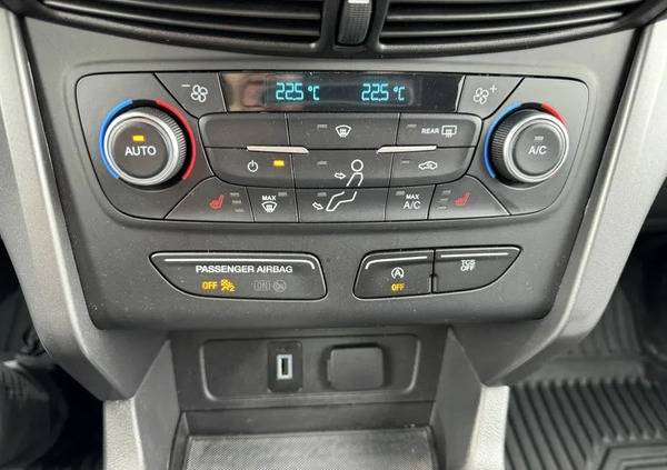 Ford Escape cena 59900 przebieg: 44000, rok produkcji 2018 z Nowogard małe 106